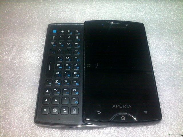 sony ericsson xperia x10 mini pro white. Sony Ericsson Xperia X10