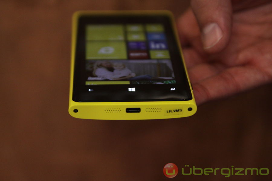 nokia-lumia-920-820-hands-on-13