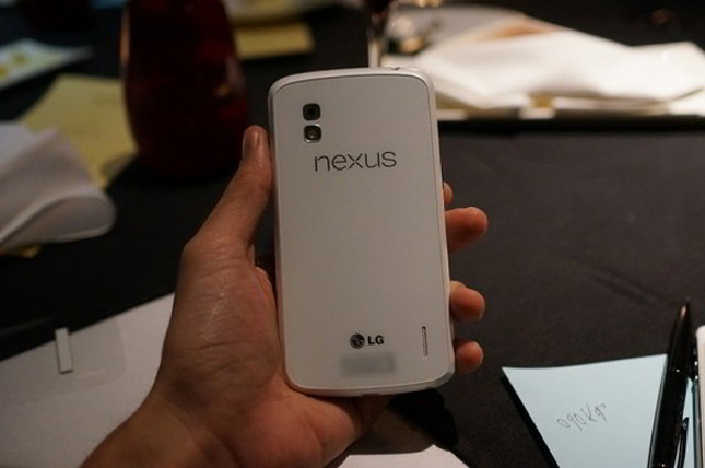 white-nexus-4-1.jpg