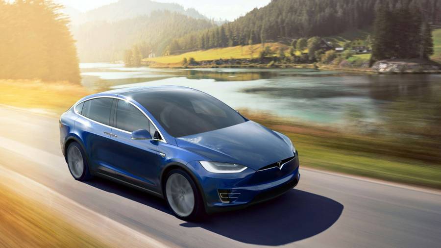 Tesla Introduces Cheaper Model X Ubergizmo