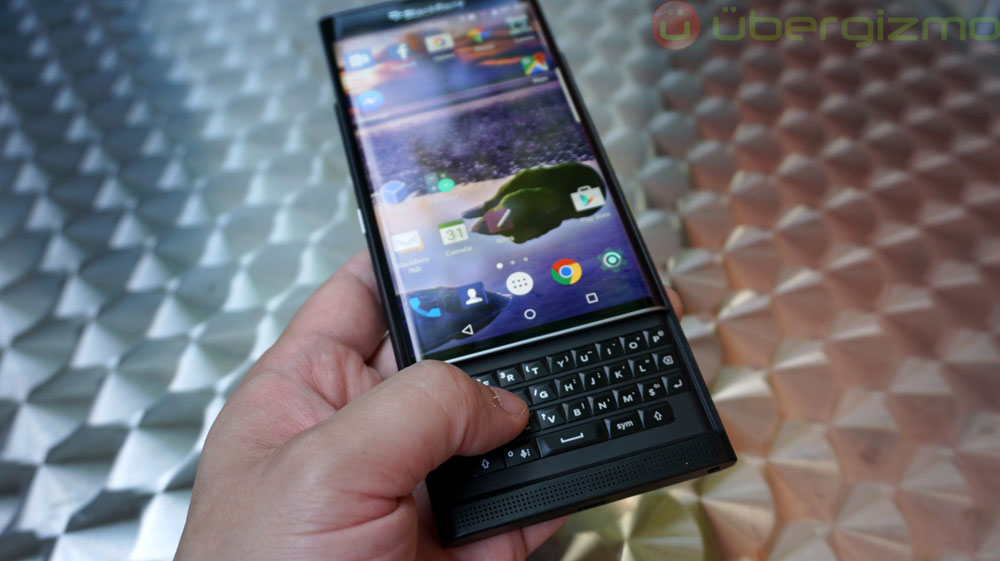 Blackberry Priv S Keyboard Can Now Be Downloaded Ubergizmo